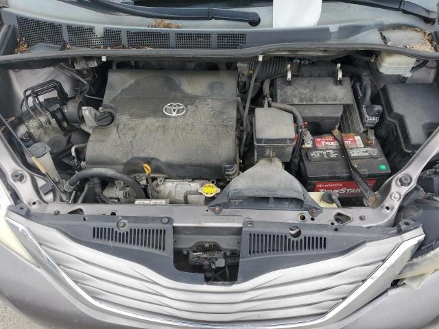 Photo 12 from auction – 2011 TOYOTA SIENNA XLE with VIN 5TDYK3DCXBS107589