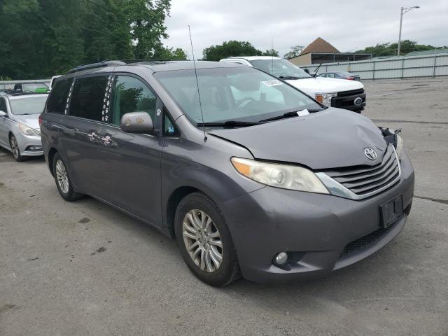 Photo 4 from auction – 2011 TOYOTA SIENNA XLE with VIN 5TDYK3DCXBS107589