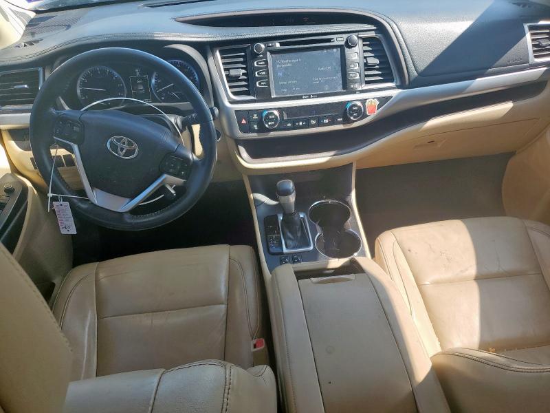 Photo 8 from auction – 2015 TOYOTA HIGHLANDER with VIN 5TDKKRFH2FS097163