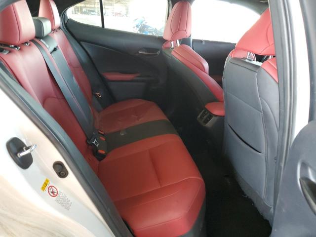 Photo 11 from auction – 2019 LEXUS UX 200 with VIN JTHY3JBH0K2016451