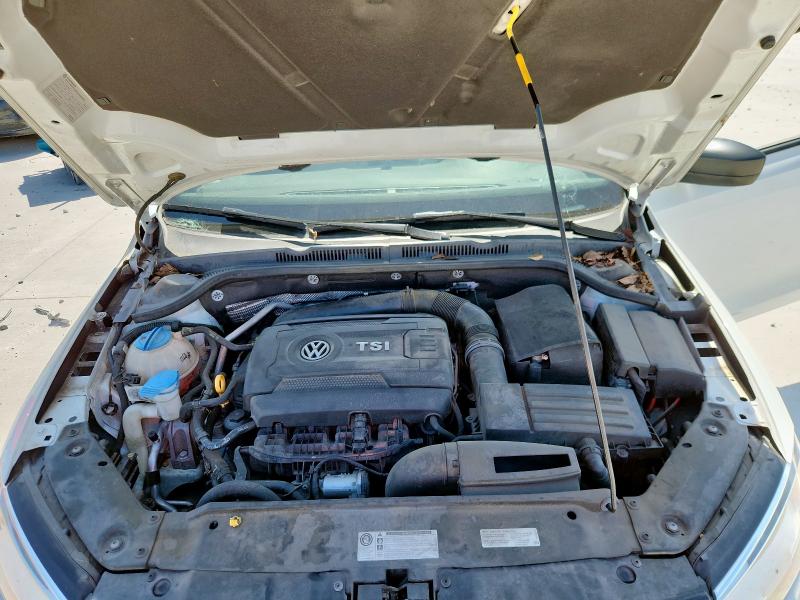 Photo 11 from auction – 2016 VOLKSWAGEN JETTA with VIN 3VWD17AJ2GM348689