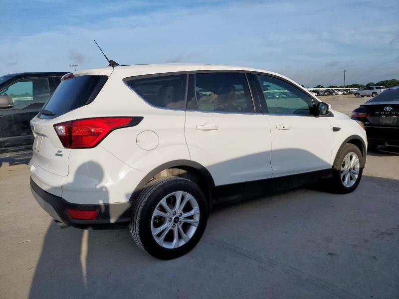 Photo 3 from auction – 2019 FORD ESCAPE SE with VIN 1FMCU0GD1KUB20018