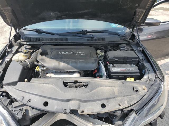 Photo 11 from auction – 2016 CHRYSLER 200 LIMITE with VIN 1C3CCCAB7GN192590