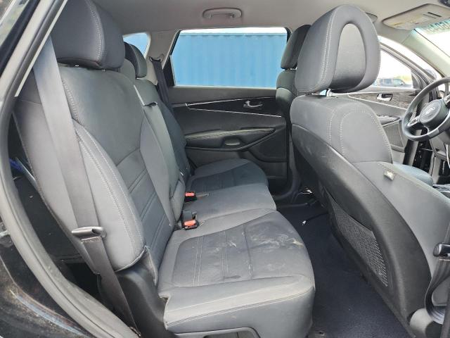 Photo 11 from auction – 2016 KIA SORENTO with VIN 5XYPG4A35GG139197