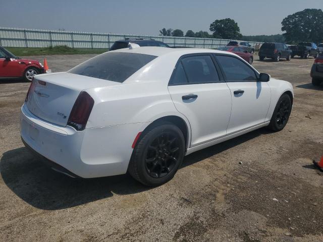 Снимка 3 от търг – 2017 CHRYSLER 300 S с VIN 2C3CCAGGXHH530209