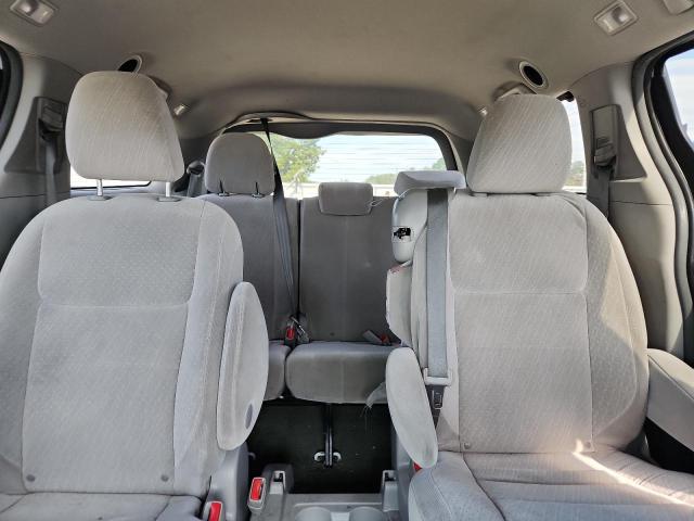 Photo 10 from auction – 2017 TOYOTA SIENNA LE with VIN 5TDKZ3DC0HS857819