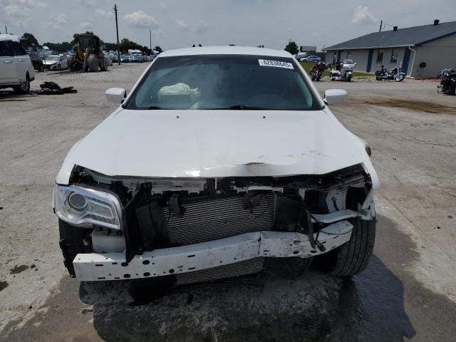 Photo 5 from auction – 2018 CHRYSLER 300 TOURIN with VIN 2C3CCAAG1JH338529