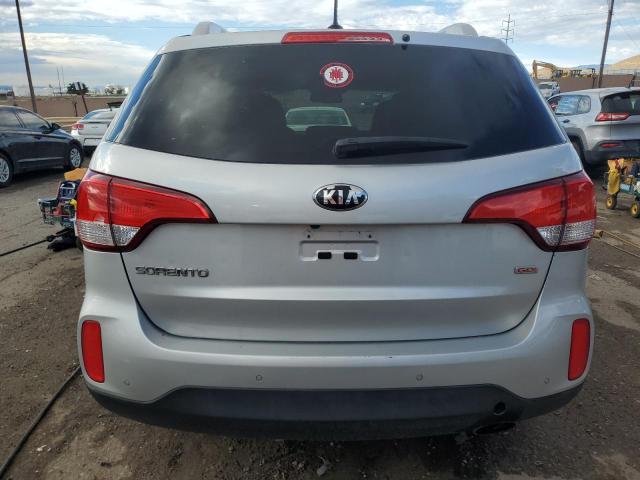 Photo 6 from auction – 2015 KIA SORENTO LX with VIN 5XYKTCA69FG557321