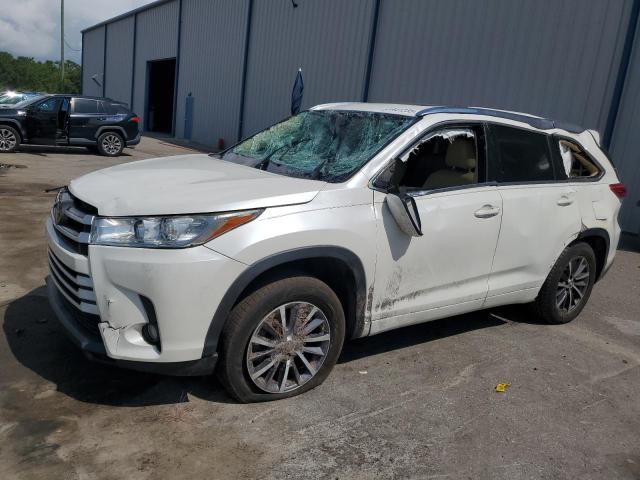 Фото 1 с аукциона – 2018 TOYOTA HIGHLANDER с VIN 5TDKZRFH0JS268979