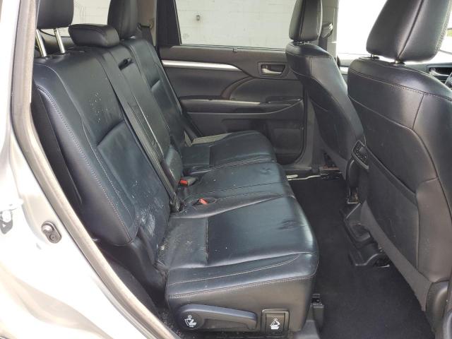 Photo 11 from auction – 2016 TOYOTA HIGHLANDER with VIN 5TDJKRFH9GS501427