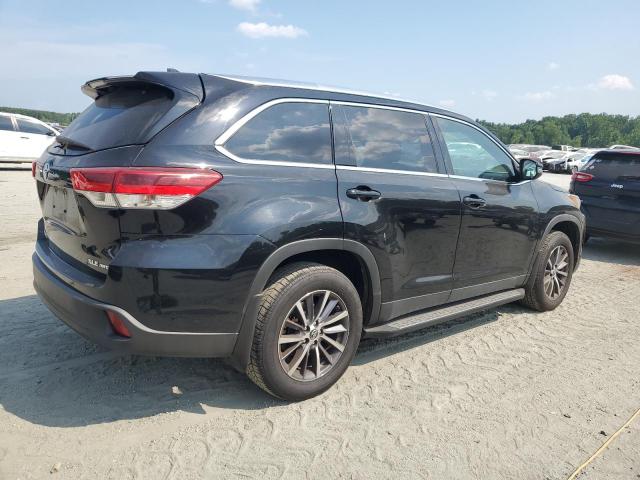 Photo 3 from auction – 2019 TOYOTA HIGHLANDER with VIN 5TDJZRFH9KS710929