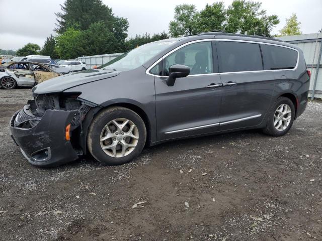 CHRYSLER PACIFICA T 2017 with VIN 2C4RC1BG2HR552065 - Photo from auction