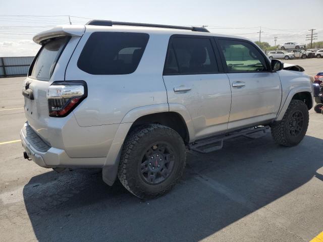 Photo 3 from auction – 2014 TOYOTA 4RUNNER SR with VIN JTEBU5JR3E5167420