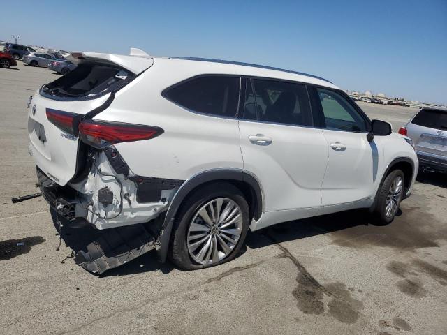 Photo 3 from auction – 2022 TOYOTA HIGHLANDER with VIN 5TDEBRCH8NS082408