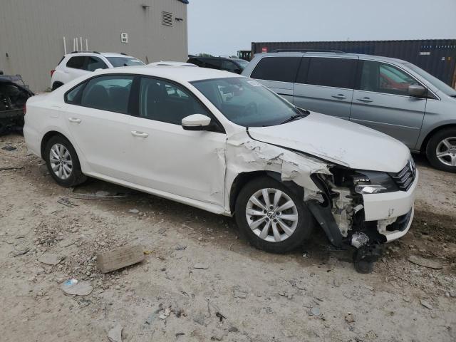 Photo 4 from auction – 2014 VOLKSWAGEN PASSAT S with VIN 1VWAT7A32EC103971