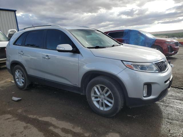 Photo 4 from auction – 2015 KIA SORENTO LX with VIN 5XYKTCA69FG557321