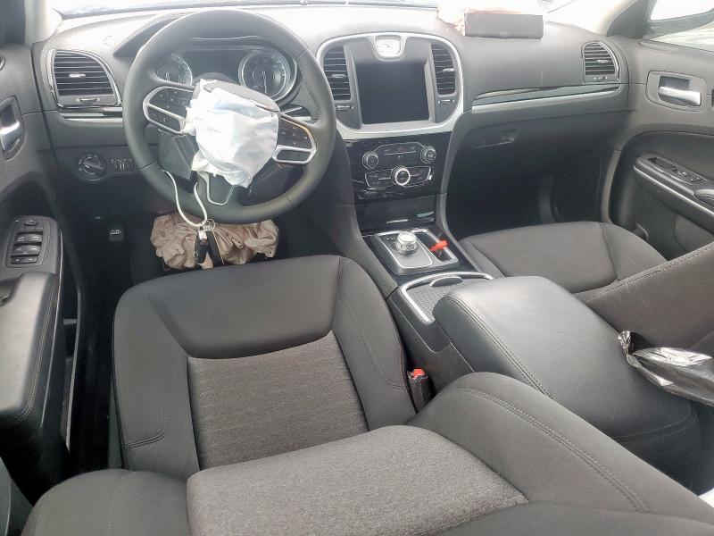 Photo 8 from auction – 2023 CHRYSLER 300 TOURIN with VIN 2C3CCAAG8PH677202