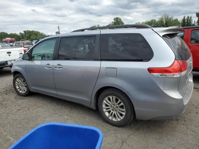 Photo 2 from auction – 2012 TOYOTA SIENNA XLE with VIN 5TDYK3DC1CS186412