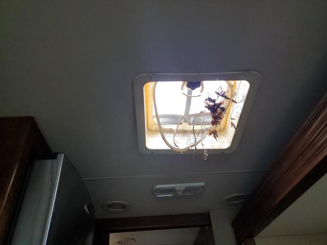 Photo 9 from auction – 2015 THOR MOTORHOME with VIN 1F66F5DY6F0A03776