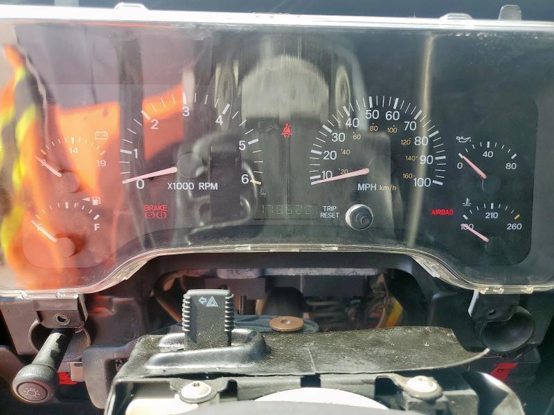 Photo 9 from auction – 2001 JEEP CHEROKEE S with VIN 1J4FT47S81L600615