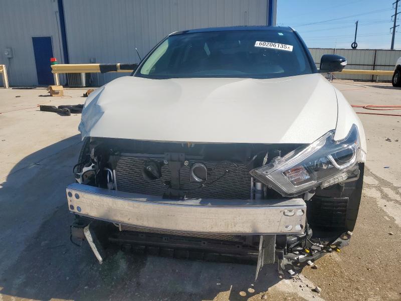 Photo 5 from auction – 2017 NISSAN MAXIMA 3.5 with VIN 1N4AA6AP8HC399322