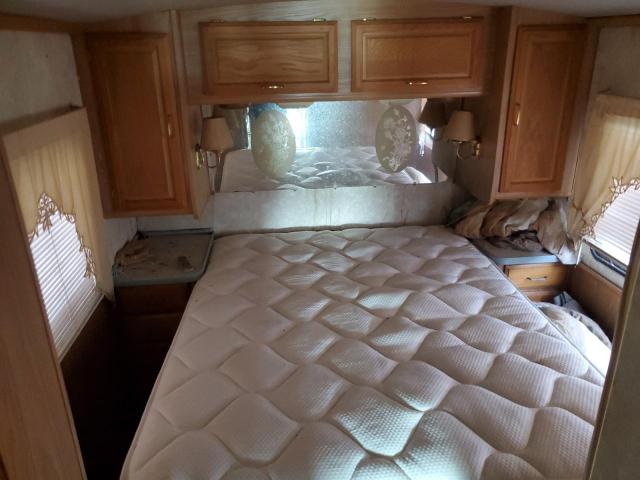 Photo 9 from auction – 2000 BOUNDER MOTORHOME with VIN 4UZ6XFBC6YCG22708