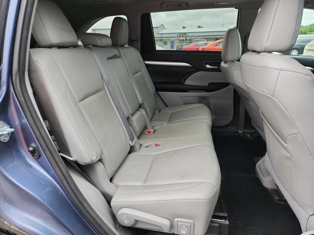 Photo 11 from auction – 2016 TOYOTA HIGHLANDER with VIN 5TDJKRFH5GS326917