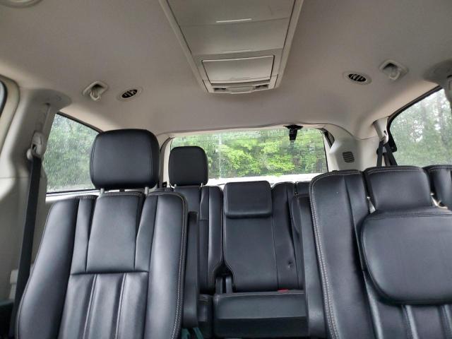 Photo 10 from auction – 2016 CHRYSLER TOWN & COU with VIN 2C4RC1BG1GR292952