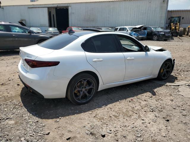Photo 3 from auction – 2017 ALFA ROMEO GIULIA with VIN ZARFAEEN7H7555268