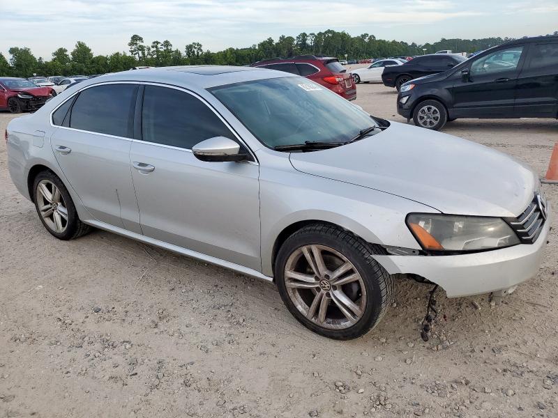 Photo 4 from auction – 2012 VOLKSWAGEN PASSAT SE with VIN 1VWBM7A30CC056583