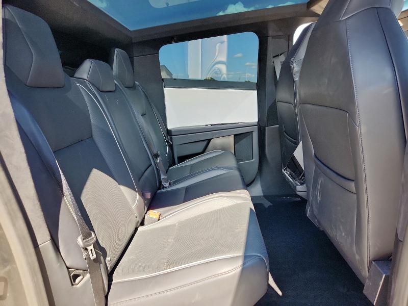 Photo 11 from auction – 2024 TESLA CYBERTRUCK with VIN 7G2CEHED2RA006559