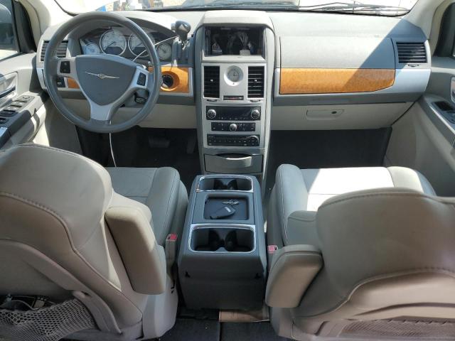 Photo 8 from auction – 2010 CHRYSLER TOWN & COU with VIN 2A4RR6DX6AR133967