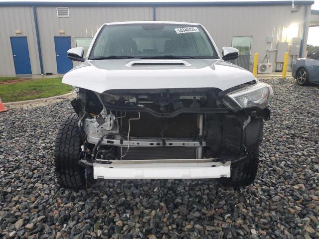 Photo 5 from auction – 2019 TOYOTA 4RUNNER SR with VIN JTEBU5JRXK5618158