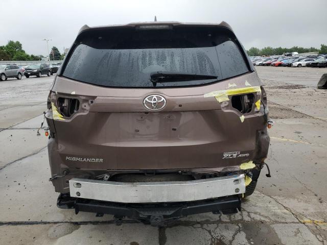 Photo 6 from auction – 2017 TOYOTA HIGHLANDER with VIN 5TDJZRFH4HS398415