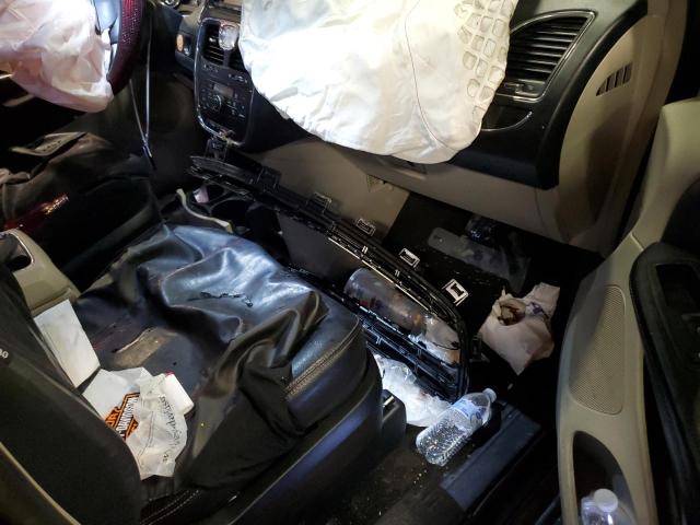 Photo 13 from auction – 2016 CHRYSLER TOWN & COU with VIN 2C4RC1BG7GR199708