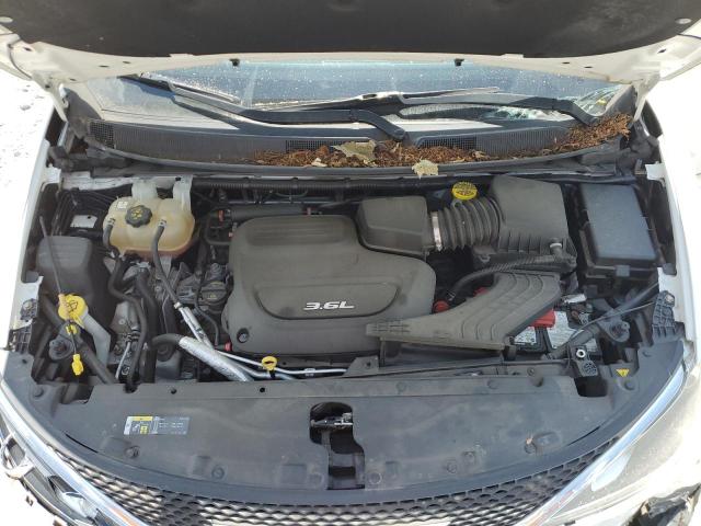 Photo 12 from auction – 2018 CHRYSLER PACIFICA LIMITED with VIN 2C4RC1GG0JR269095