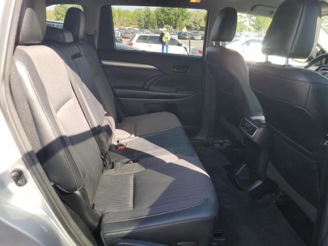 Photo 11 from auction – 2017 TOYOTA HIGHLANDER with VIN 5TDBZRFH3HS437869