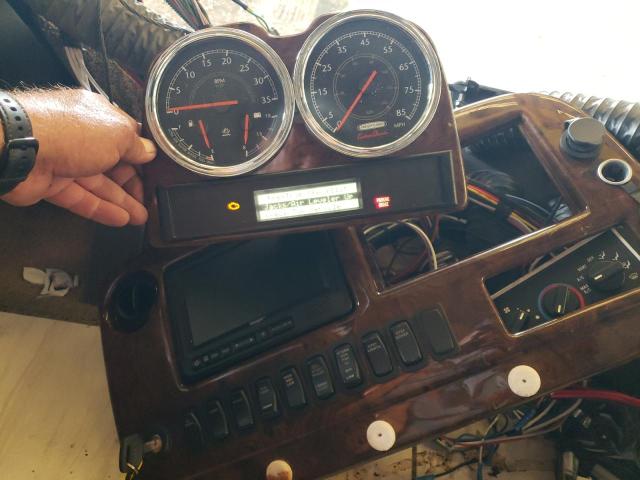 Photo 8 from auction – 2015 NEWM MOTORHOME with VIN 4UZFCHCY6FCGL2119
