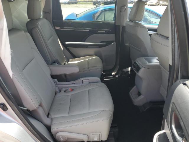 Photo 11 from auction – 2017 TOYOTA HIGHLANDER with VIN 5TDKZRFH9HS517726