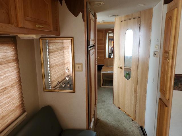 Photo 9 from auction – 2000 INTR MOTORHOME with VIN 3FCNF53SXXJA28850