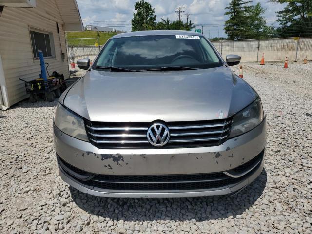 Photo 5 from auction – 2013 VOLKSWAGEN PASSAT S with VIN 1VWAP7A31DC041661