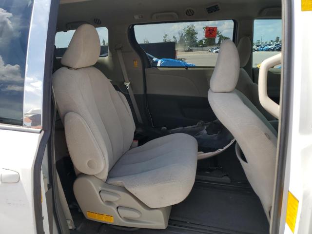 Photo 11 from auction – 2014 TOYOTA SIENNA LE with VIN 5TDKK3DC1ES468896