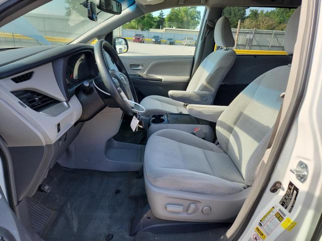 Photo 7 from auction – 2017 TOYOTA SIENNA LE with VIN 5TDKZ3DC0HS857819