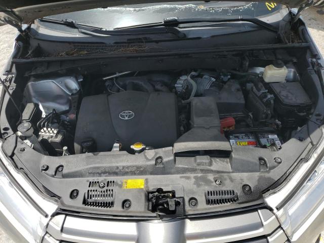 Photo 12 from auction – 2017 TOYOTA HIGHLANDER with VIN 5TDKZRFH9HS517726