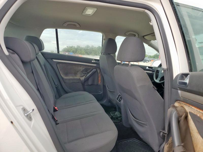 Photo 10 from auction – 2008 VOLKSWAGEN RABBIT with VIN WVWDA71K28W282111