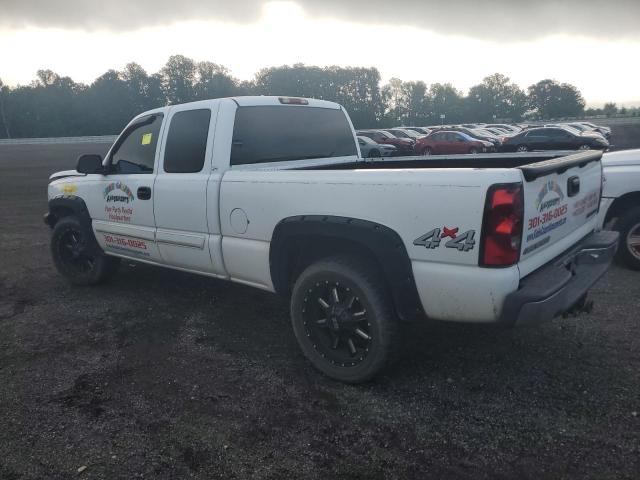Photo 2 from auction – 2004 CHEVROLET SILVERADO with VIN 1GCEK19T44E258047