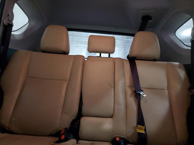 Photo 10 from auction – 2017 TOYOTA RAV4 XLE with VIN JTMWFREV4HD102388