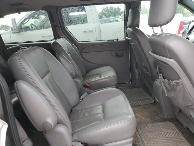 Photo 11 from auction – 2004 CHRYSLER TOWN & COU with VIN 2C4GP54L14R589972