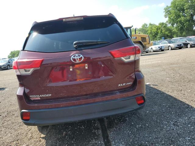 Photo 6 from auction – 2017 TOYOTA HIGHLANDER with VIN 5TDJZRFH1HS431399