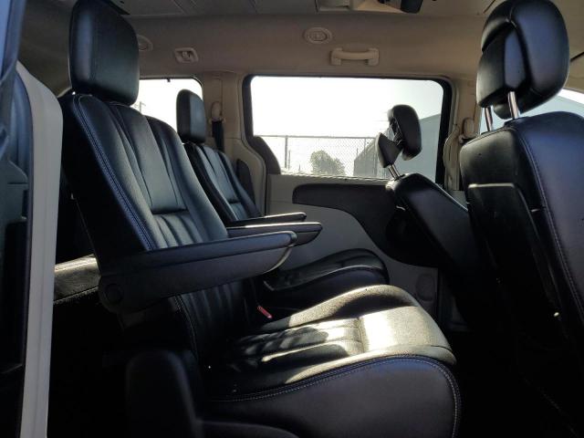 Photo 11 from auction – 2012 CHRYSLER TOWN & COU with VIN 2C4RC1CGXCR339145